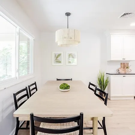 Spacious 3B Ranch By Mercy Anderson, 15 Min To Dt